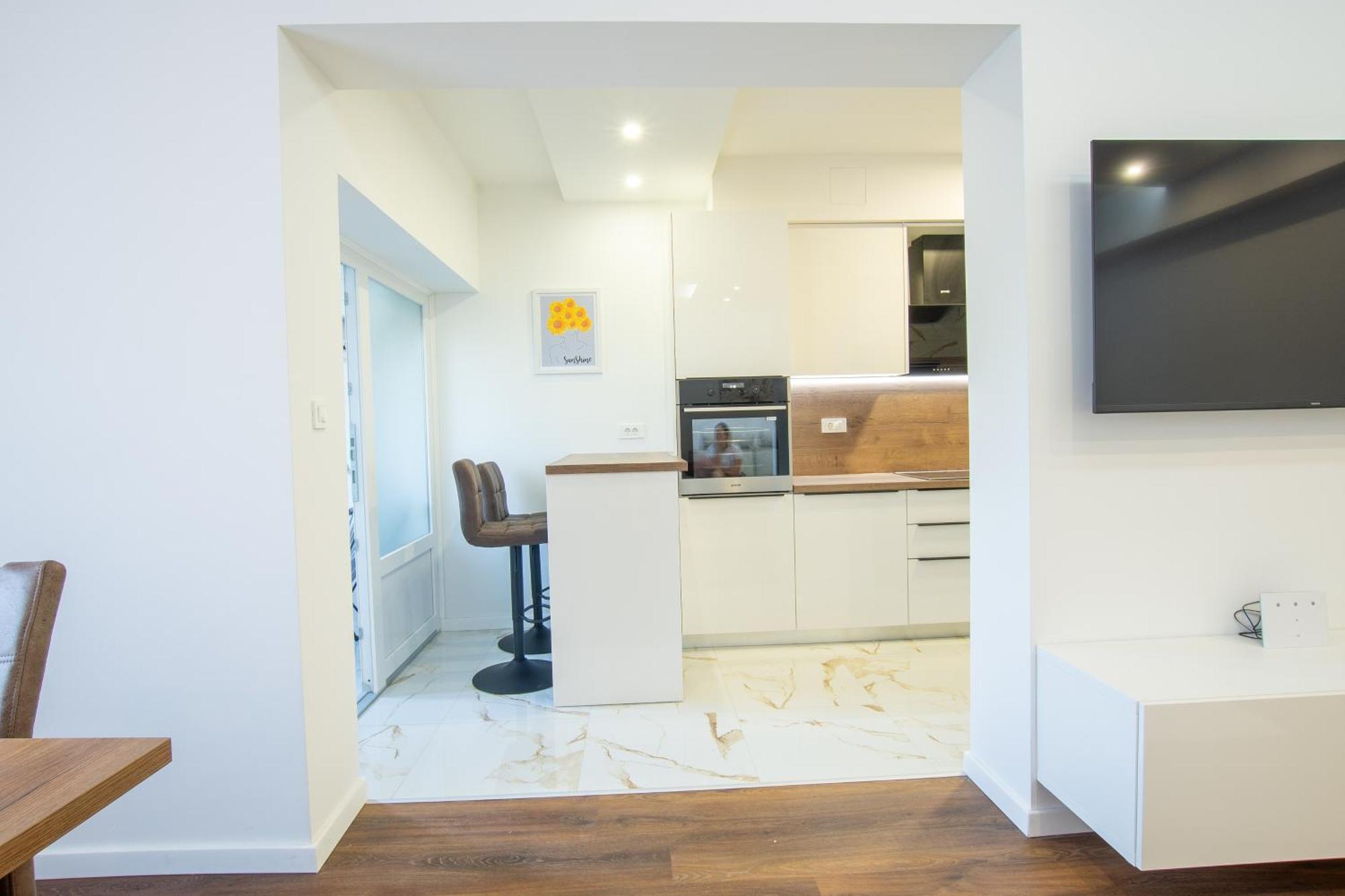 Apartman Valentina - Self Check In And Check Out Otocac Bagian luar foto
