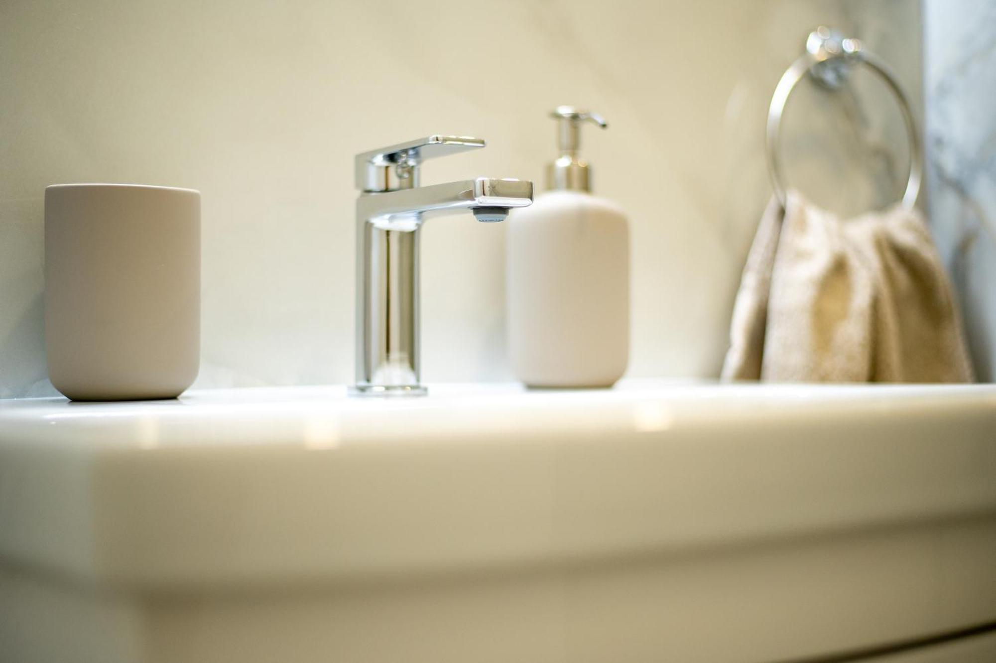 Apartman Valentina - Self Check In And Check Out Otocac Bagian luar foto