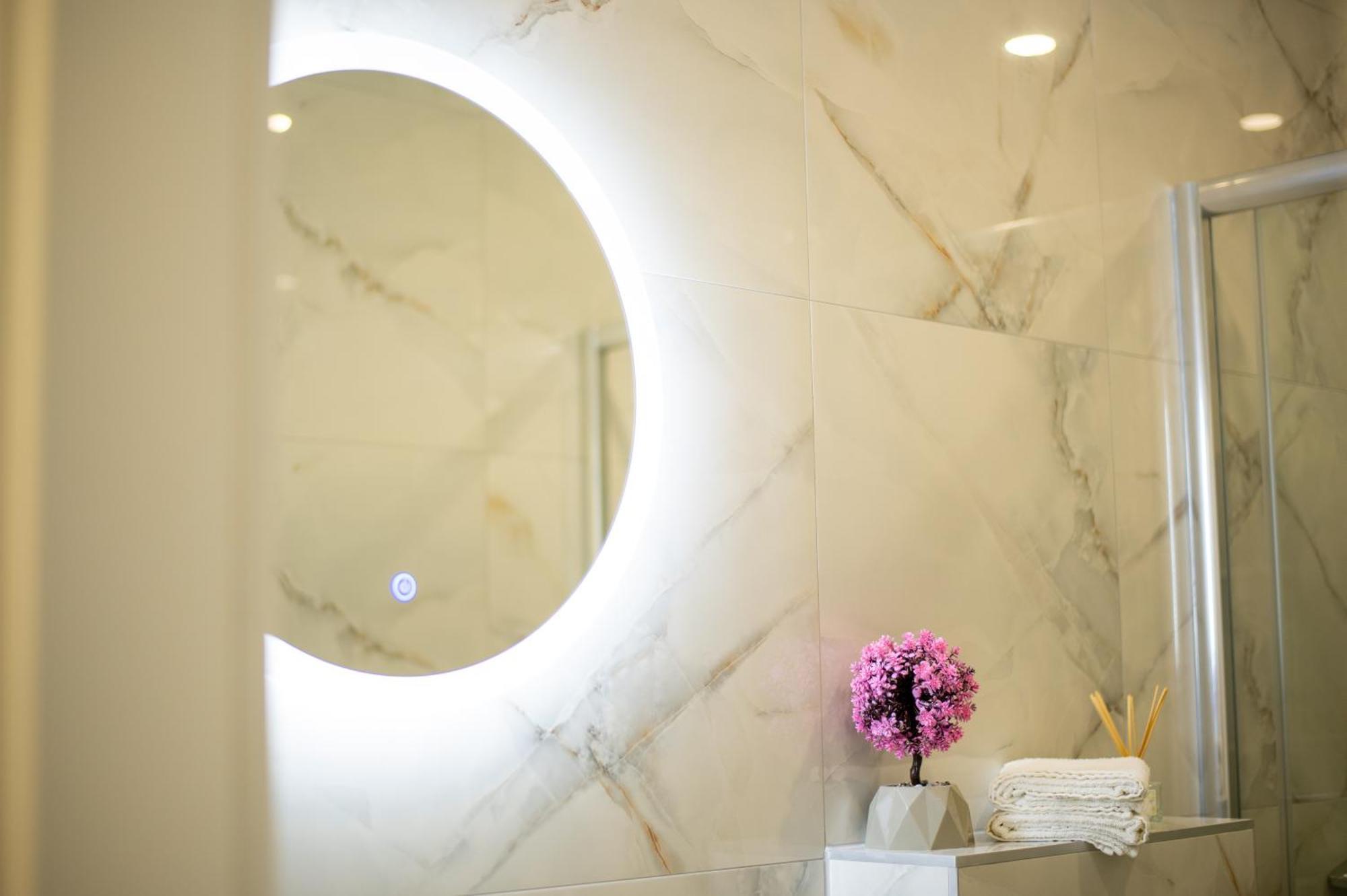 Apartman Valentina - Self Check In And Check Out Otocac Bagian luar foto