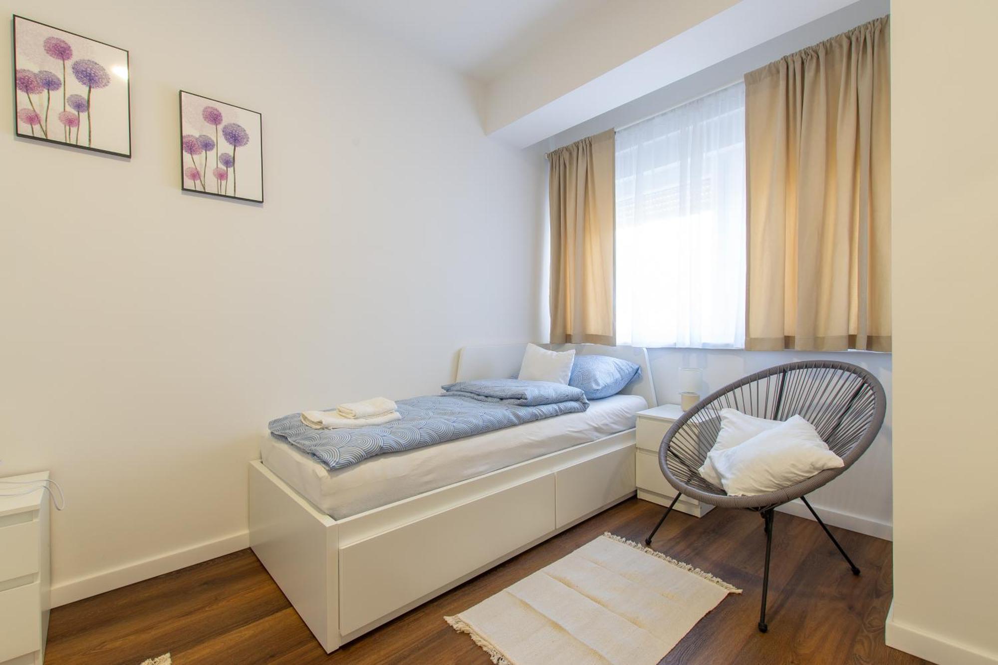 Apartman Valentina - Self Check In And Check Out Otocac Bagian luar foto